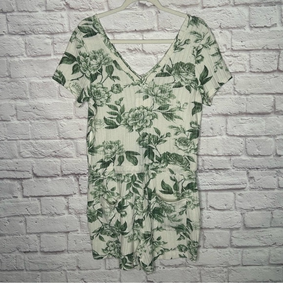 Chaser Ribbed Floral Knit Romper - Picture 5 of 11